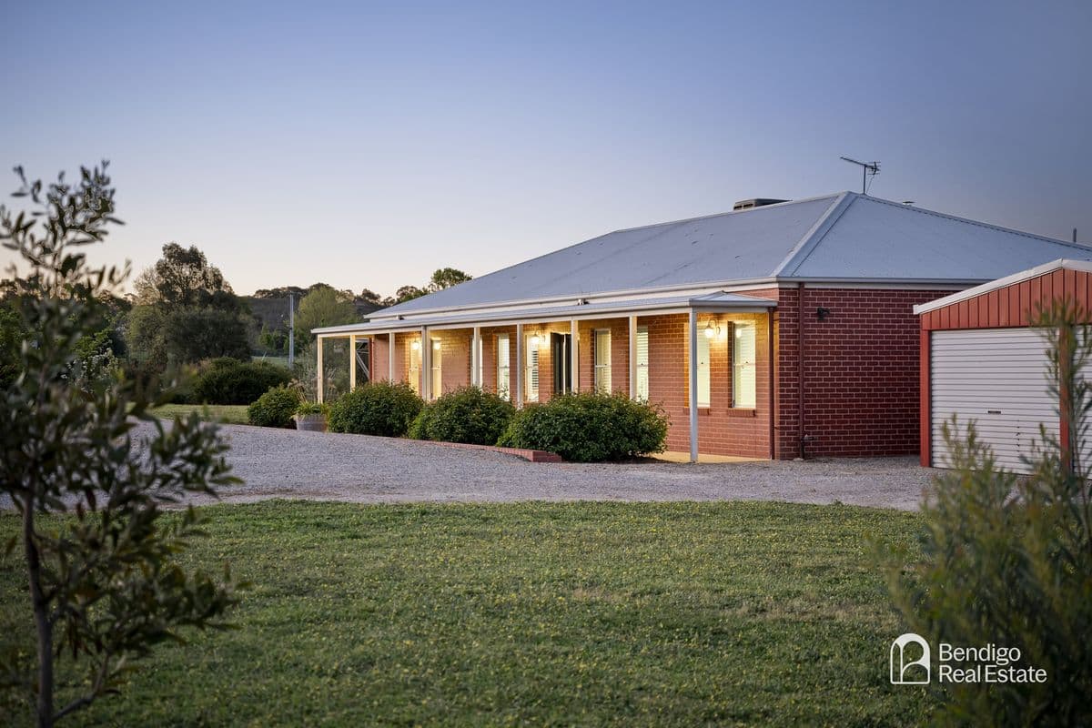 5 HERITAGE DRIVE