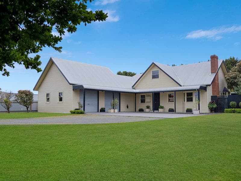31 Hopkins Highway, Bushfield