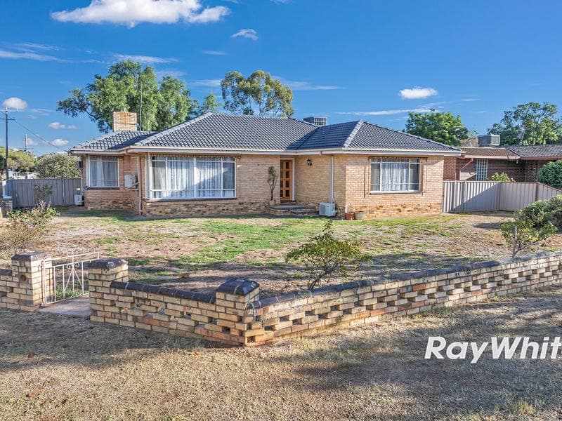 21 Jeffrey Street, Elmore