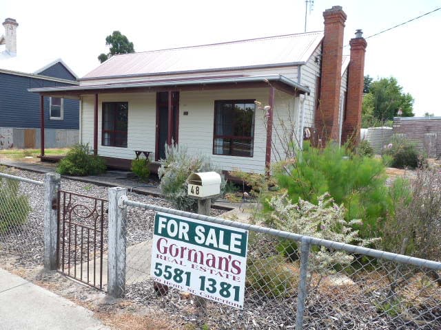 48 Jackson Street, Casterton