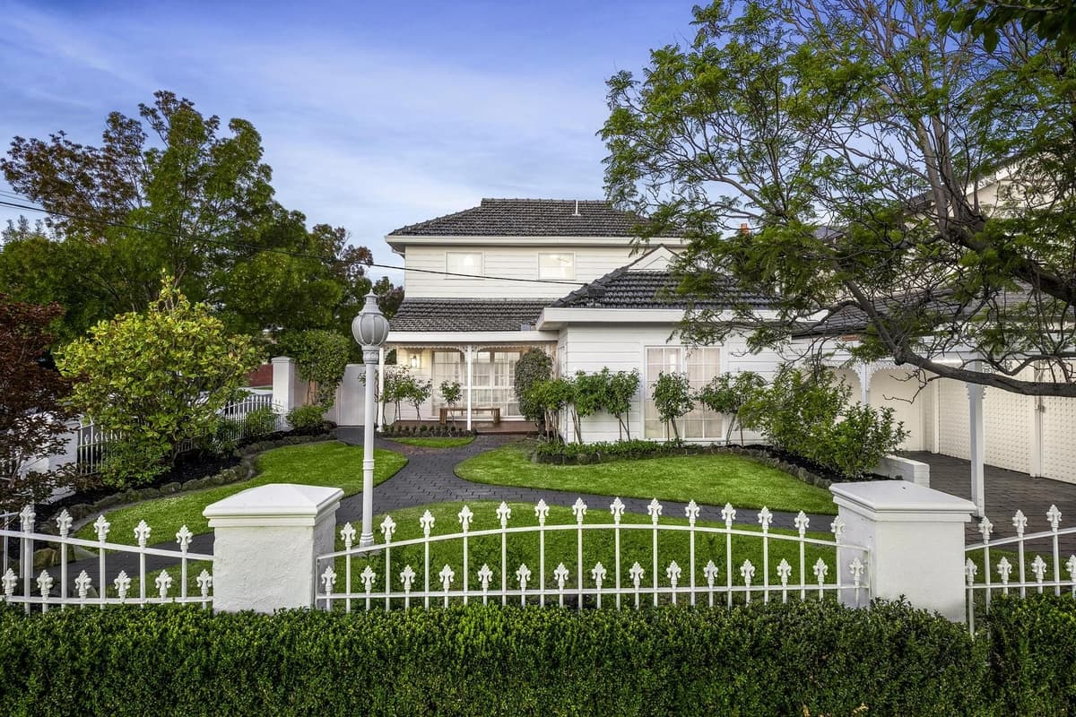 272 NAPIER STREET