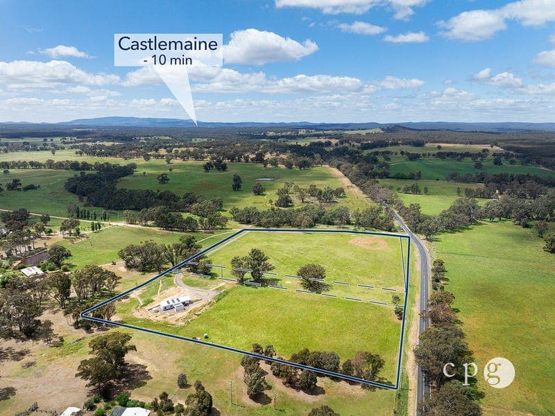 2132 Pyrenees Highway, Muckleford South