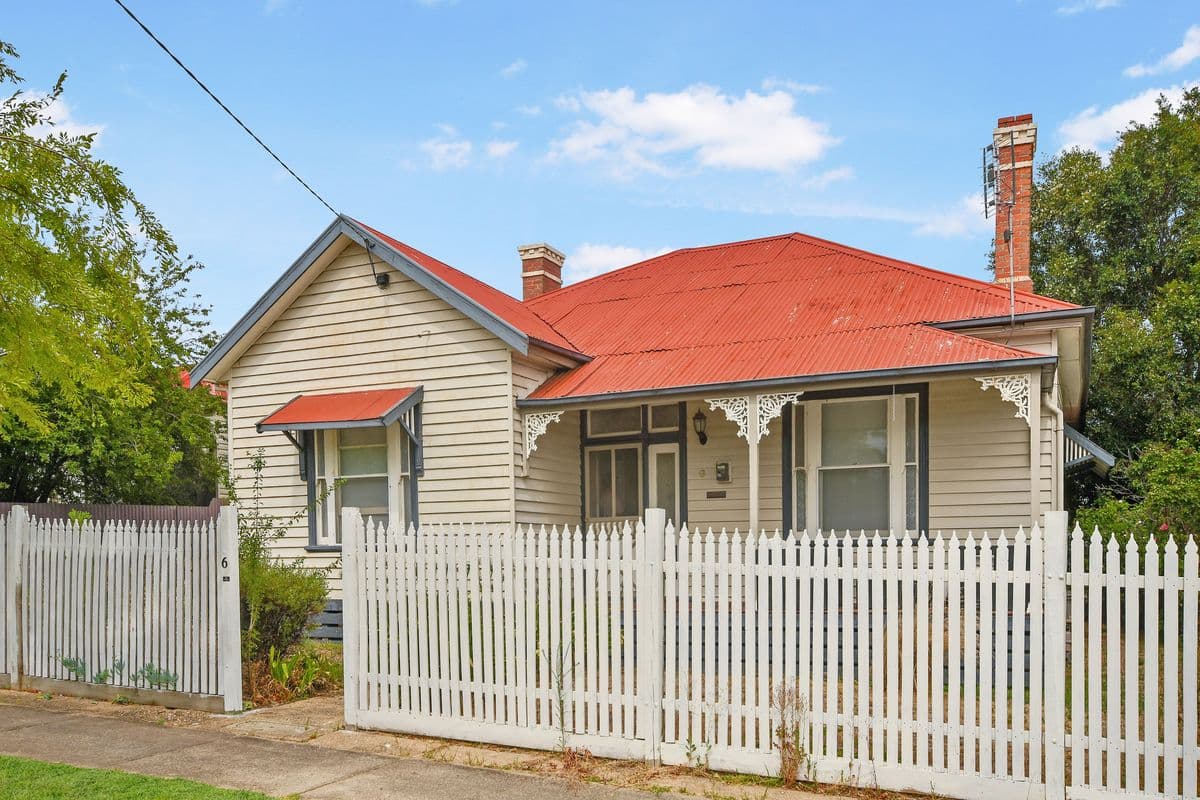 6 Luke Street
