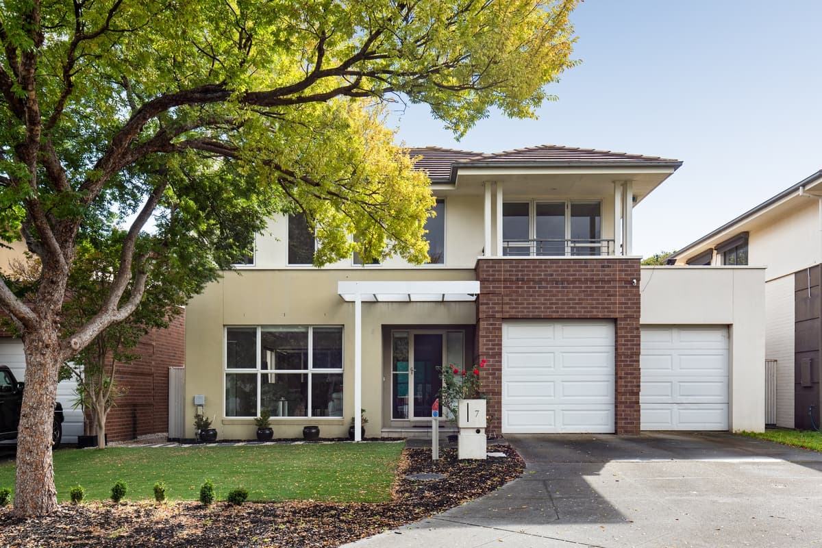 7 Inverness Place