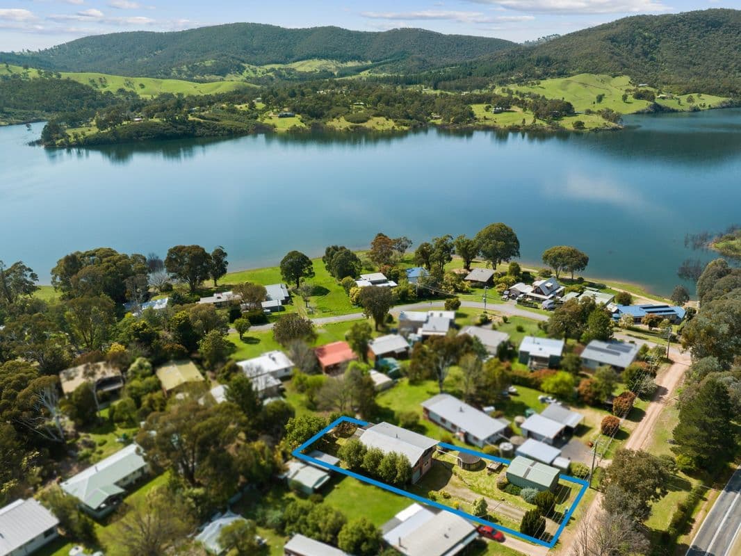 2560 Mansfield Woods Point Road