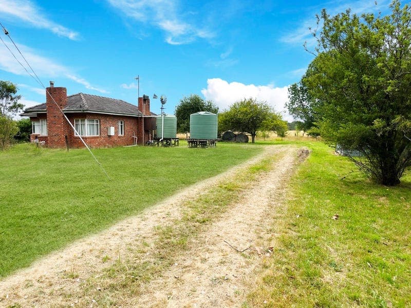 2526 Portland-Casterton Road