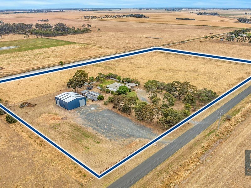 1364 Simmie Road, Strathallan
