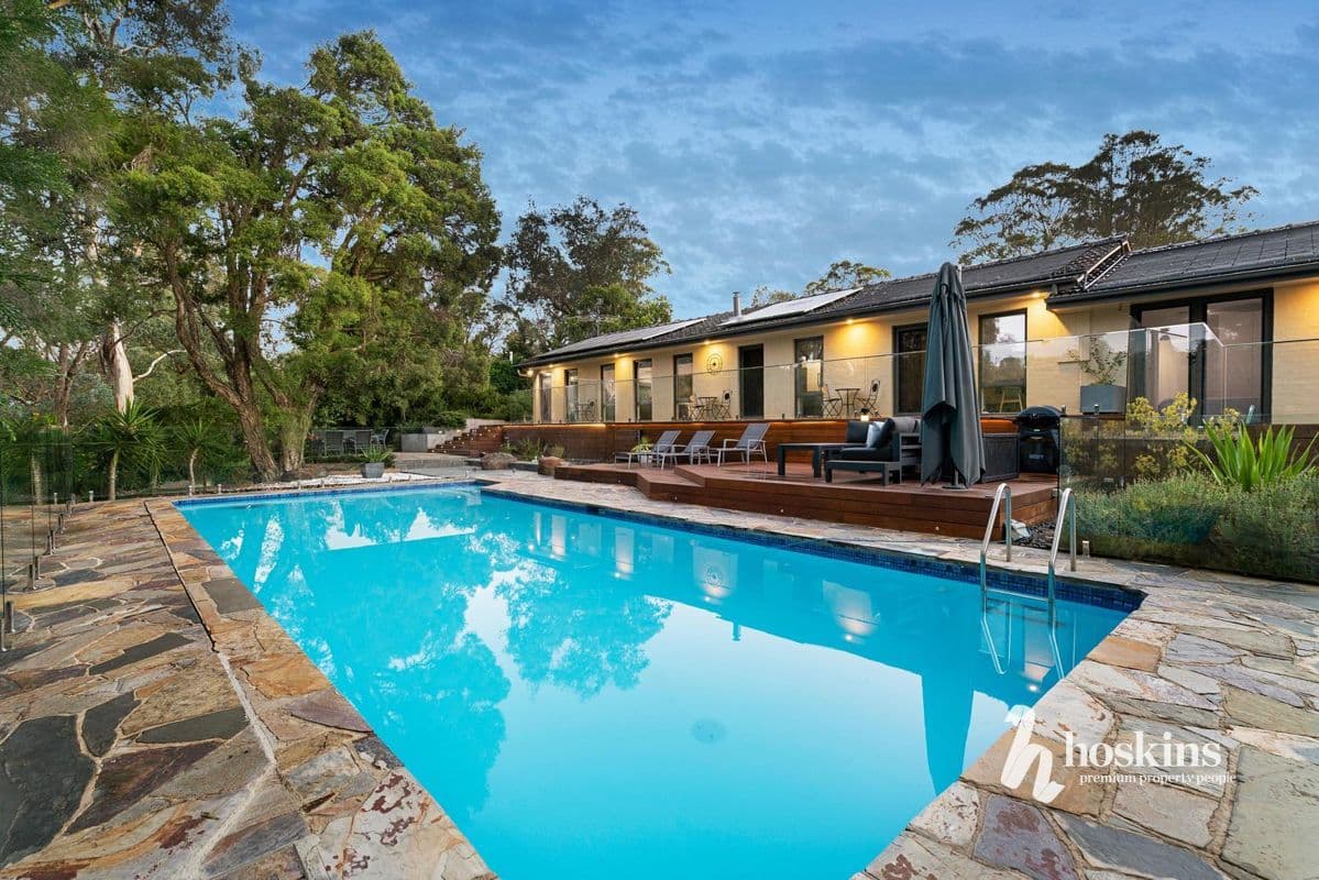 563 Ringwood-Warrandyte Road