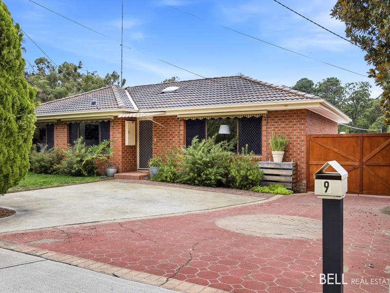 9 Dean Crescent, Launching Place