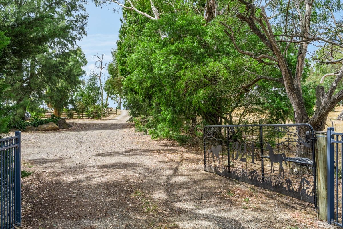 324 Elaine-Egerton Road