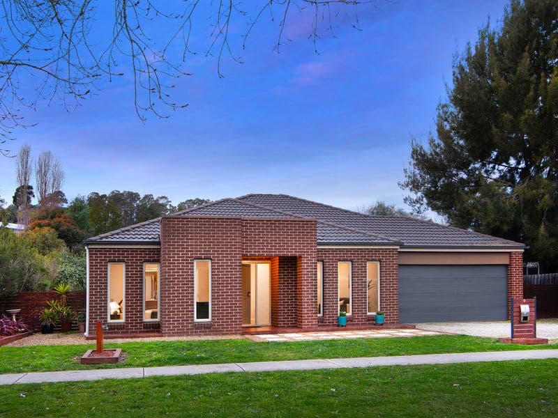 9 Main Road, Campbells Creek