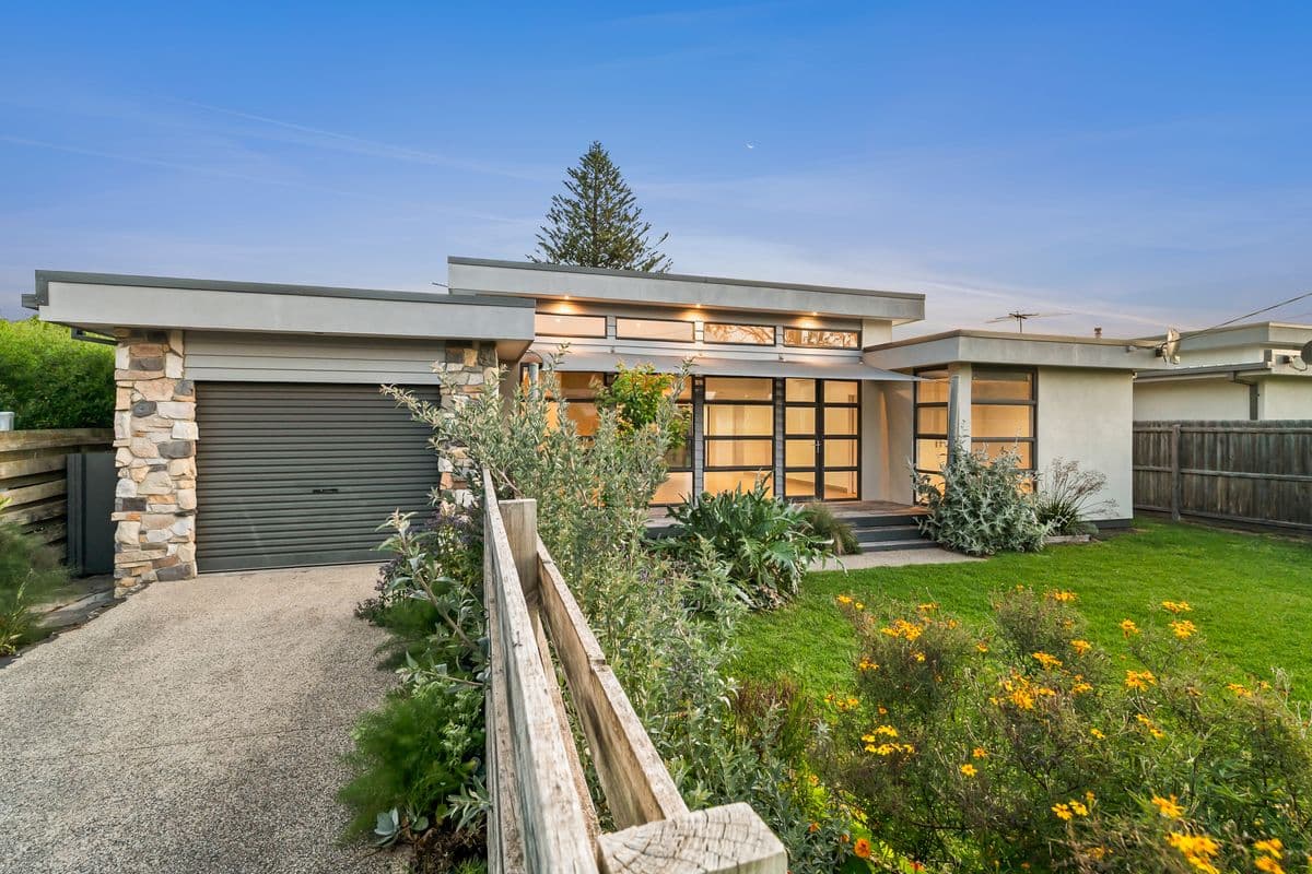 22 Roddick Grove