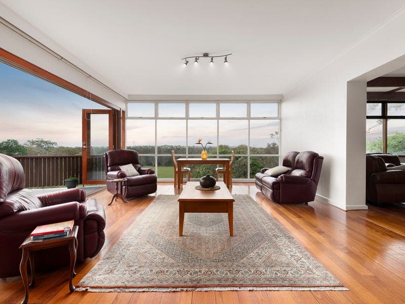 8 Glenard Drive, Eaglemont