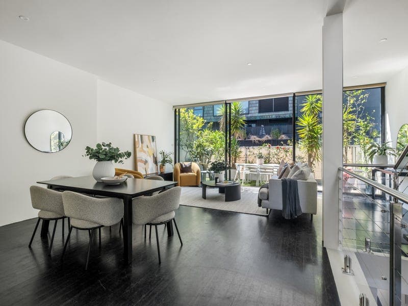 33 Hinton Lane, Prahran