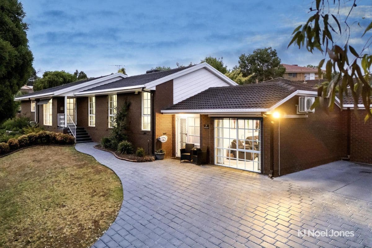 7 Lewis Spencer Place