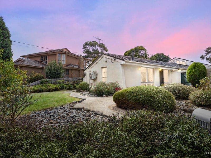 15 Glenora Drive, Vermont