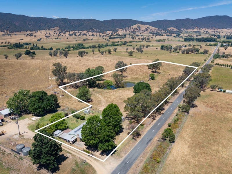 211 Back Thowgla Road, Corryong