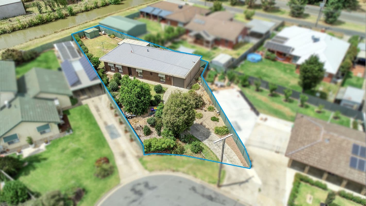 4 MILDRED COURT