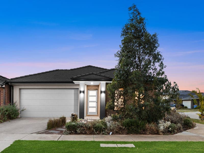 229 St Germain Boulevard, Clyde North