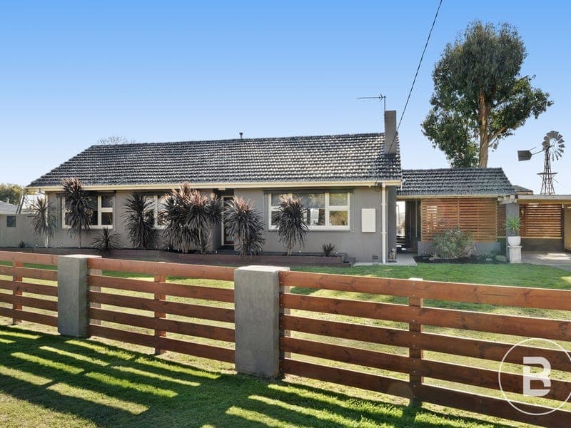 19 Schwarz Road, Bald Hills