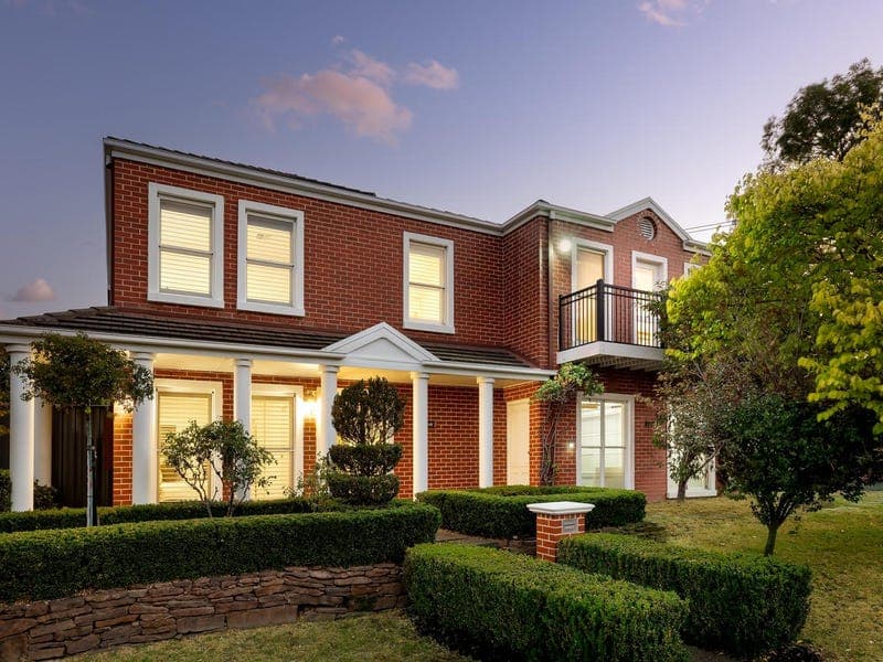 20 Hutchinson Drive, Kew
