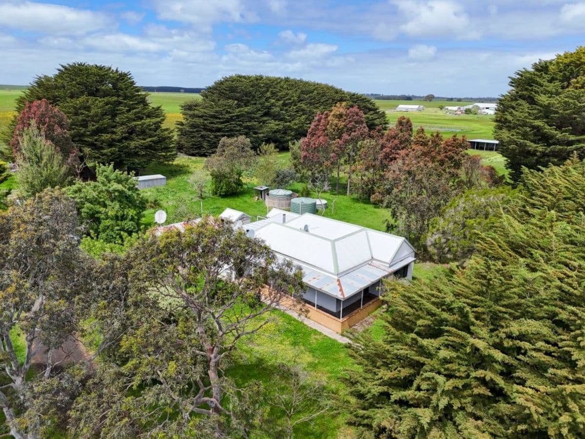 3494 Hamilton-Port Fairy Road