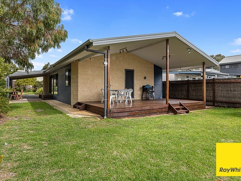 33 Ash Avenue, Sandy Point