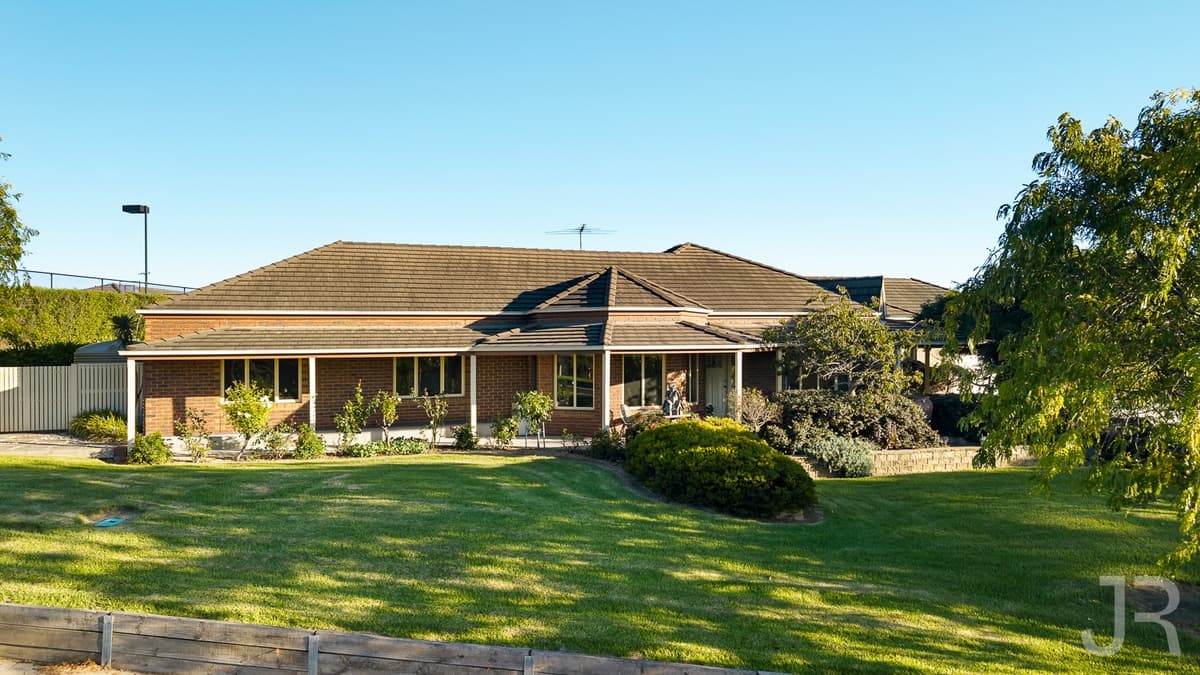 20 Holm Park Road