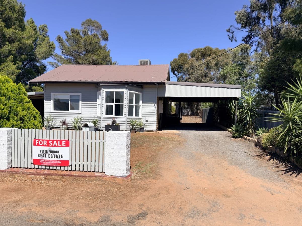 9 Cunningham Lane