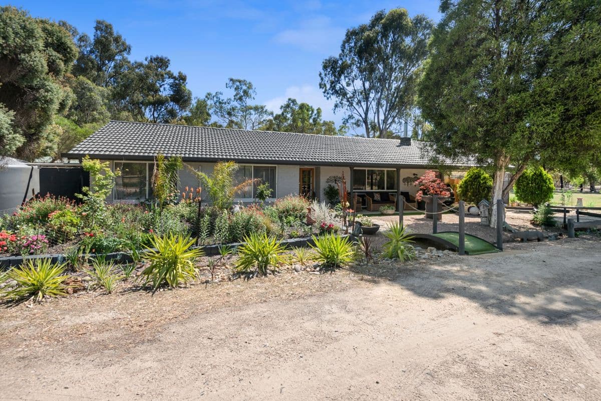 411 Huntly Fosterville Road
