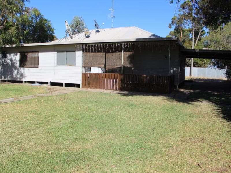 3 School Lane, Yanac