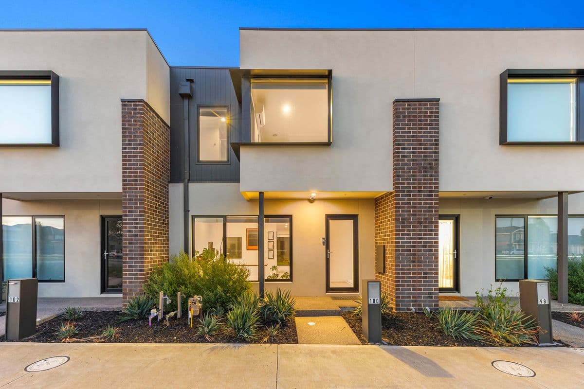 100 Centenary Boulevard