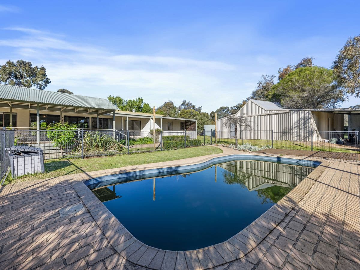 2612 Midland Highway